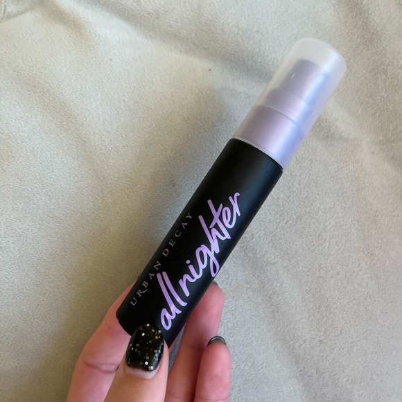 all nighter long-lasting makeup setting spray - Picture 3 of 3